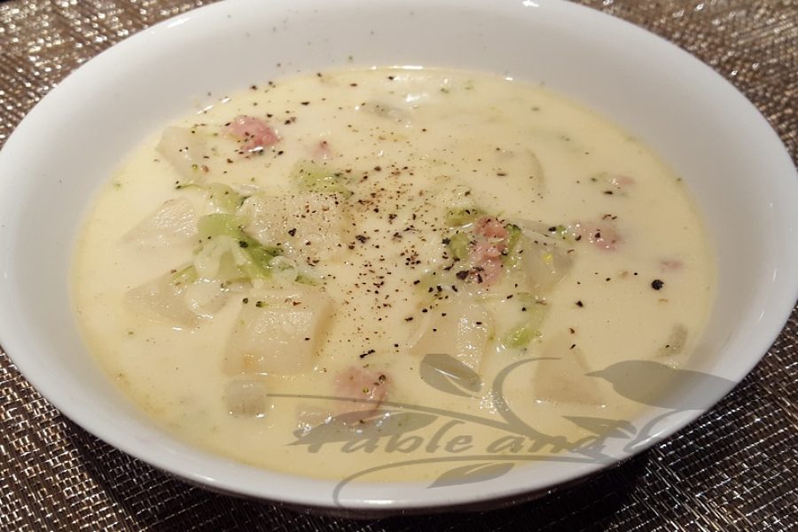Broccoli Soup with Ham and Swiss